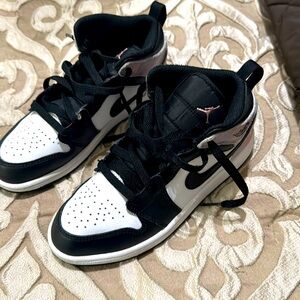 Kids girl Nike sneakers